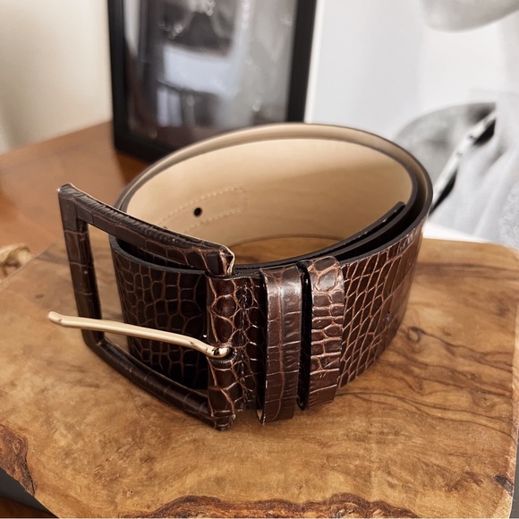 EMBOSSED 100% LEATHER BANANA REPUBLIC LEATHER BELT - Picture 2 of 10